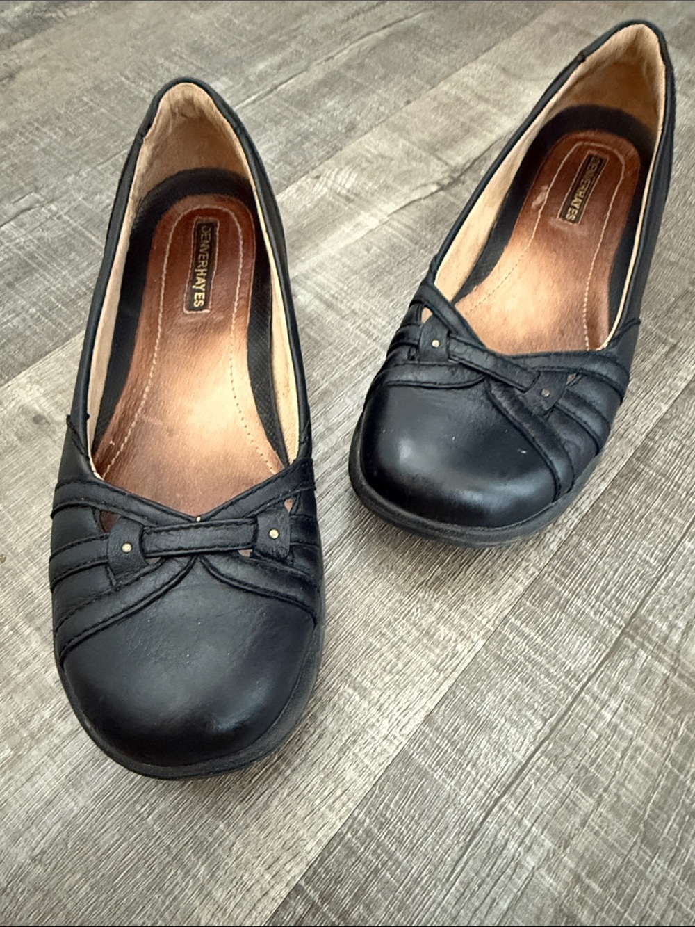 DenverHayes Black Women's Knot-Detail Slip-On Flats